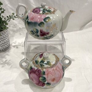 Takito Japan Vintage Floral Teapot and Sugar Bowl Set.